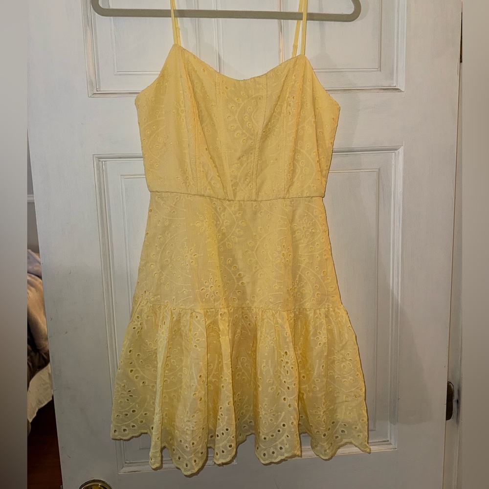 Yellow lace mini dress 💛